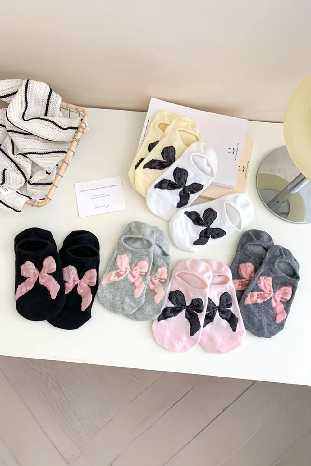 Gray Bow Knot Soft No Show Socks