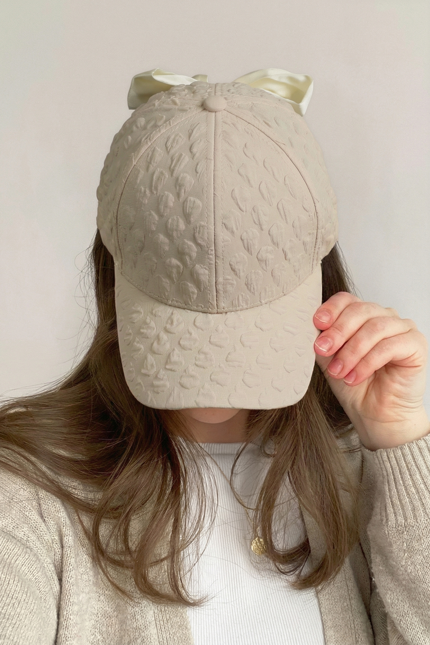 White Ribbon Bow Detail Textured Baseball Cap