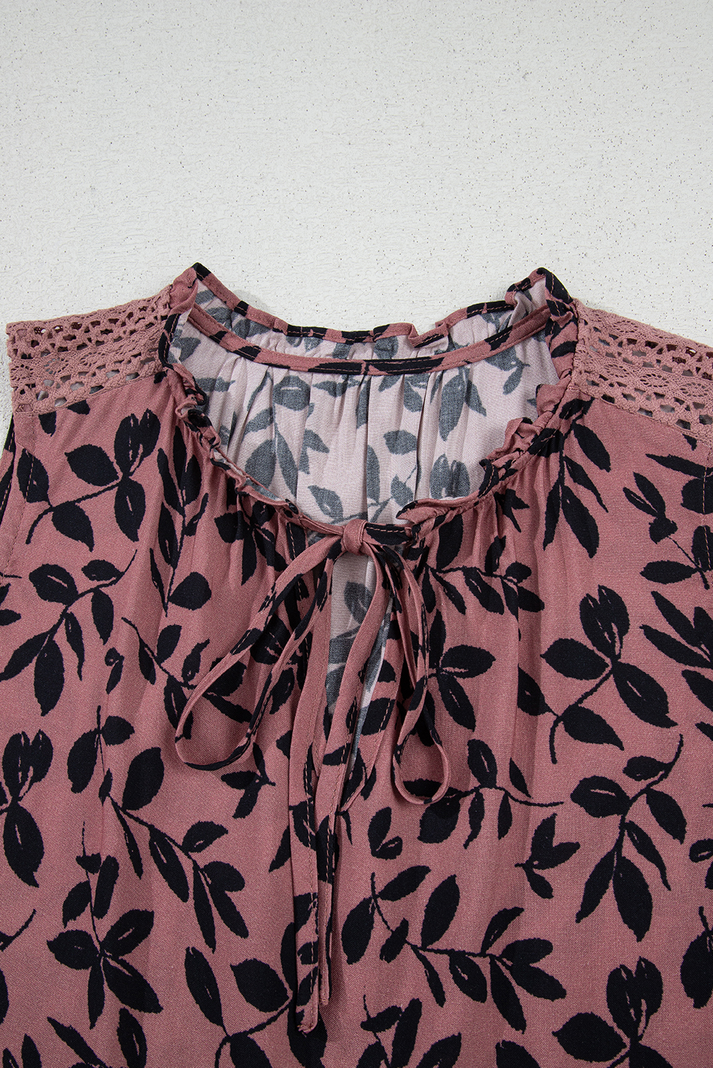 Brown Leaf Print Lace-up V Neck Crinckled Tank Top