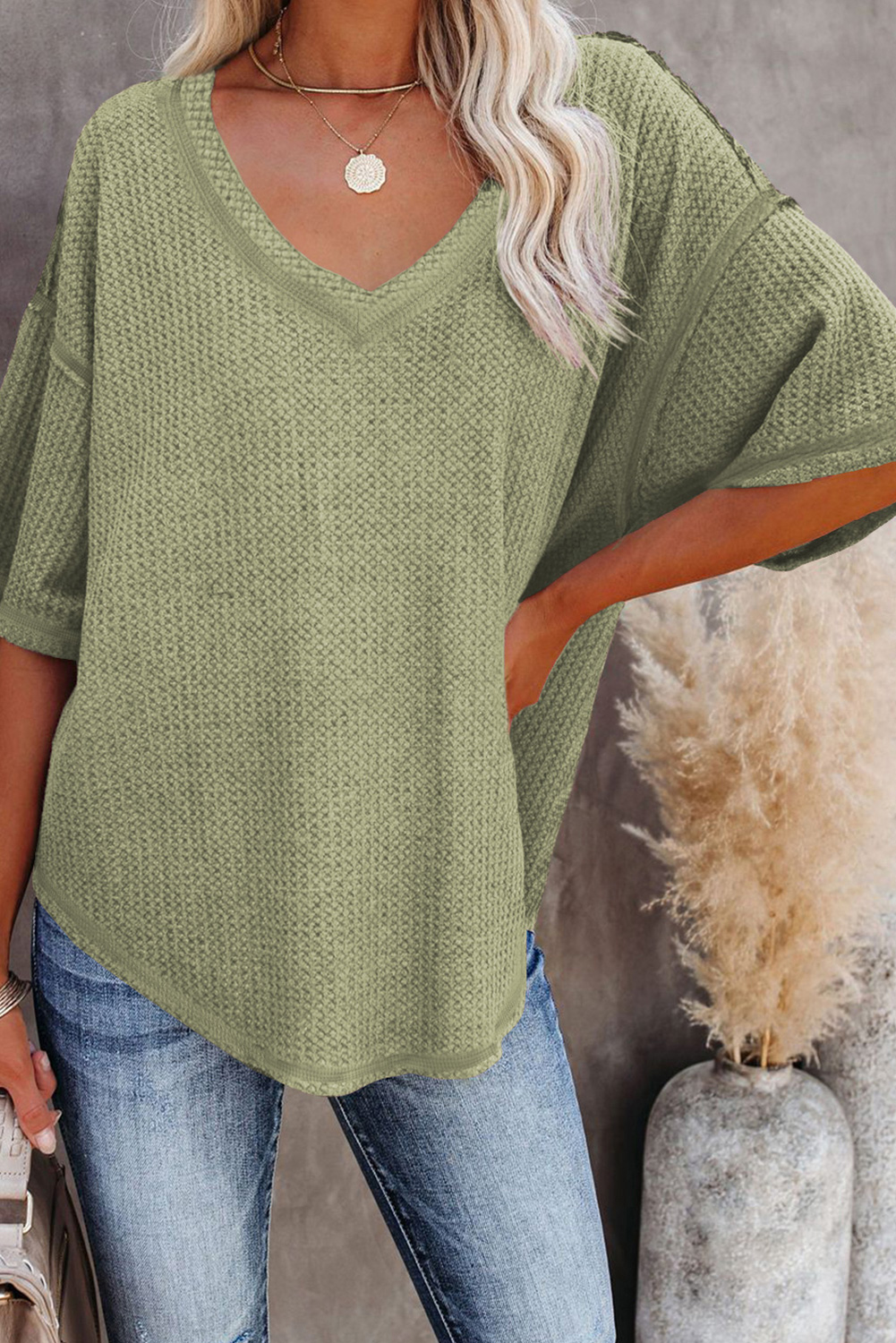 White Exposed Seam Half Sleeve Knitted V Neck Textured Top
