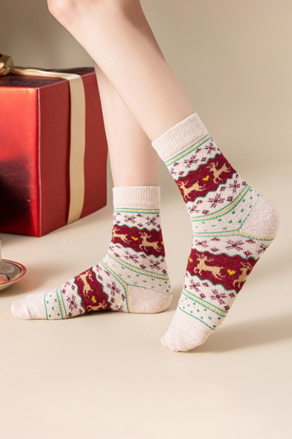 Parchment 5 Pairs Christmas Fashion Reindeer Geometric Print Socks in A Box